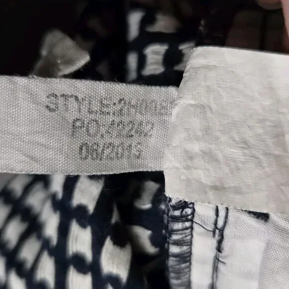 Vineyard Vines Shorts Womens 14 Navy Blue White Polka Dot Chino Day Boat - Picture 10 of 10